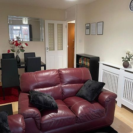 Nnk Air Bnb Enfield Exterior photo