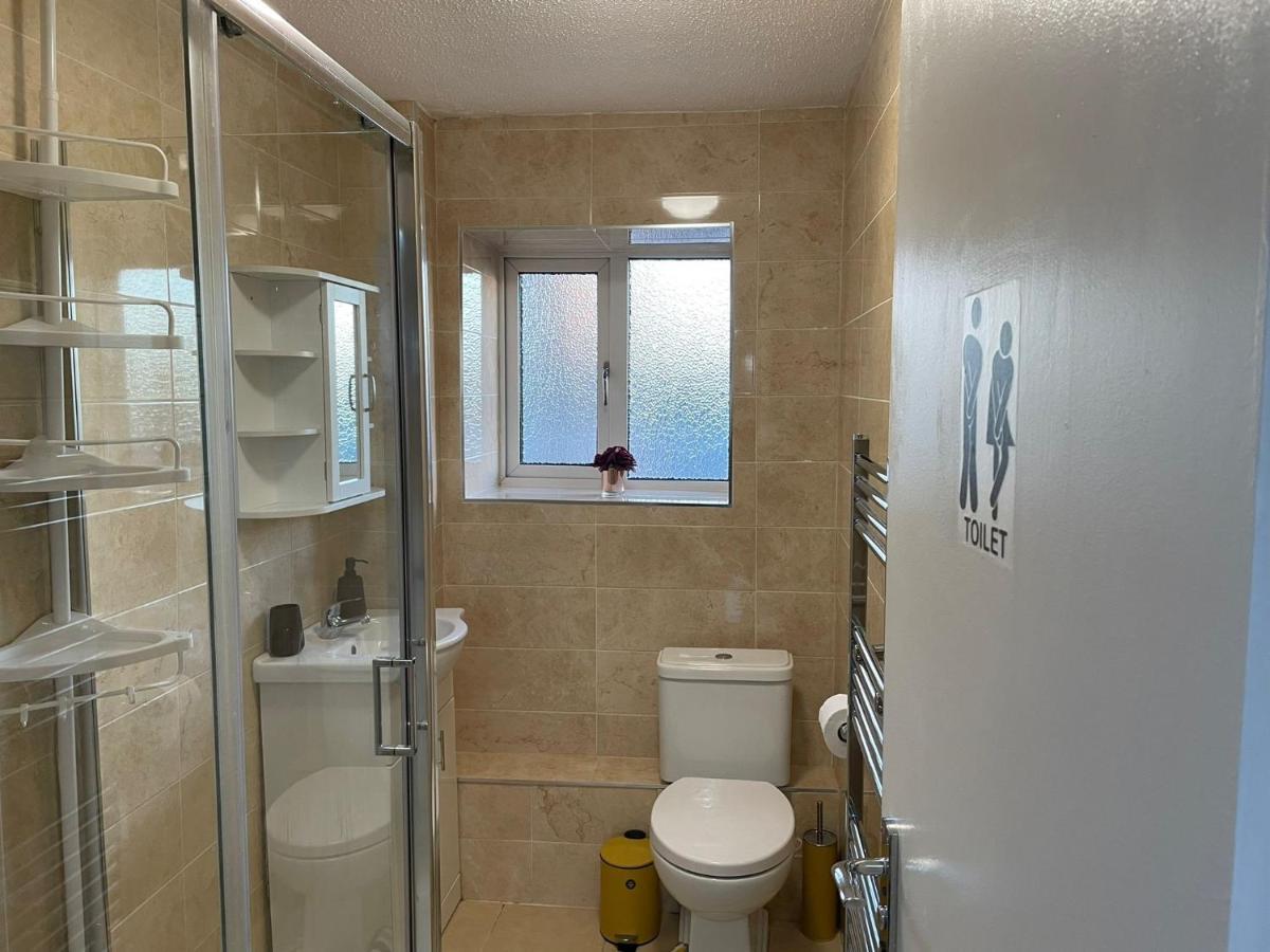 Nnk Air Bnb Enfield Exterior photo